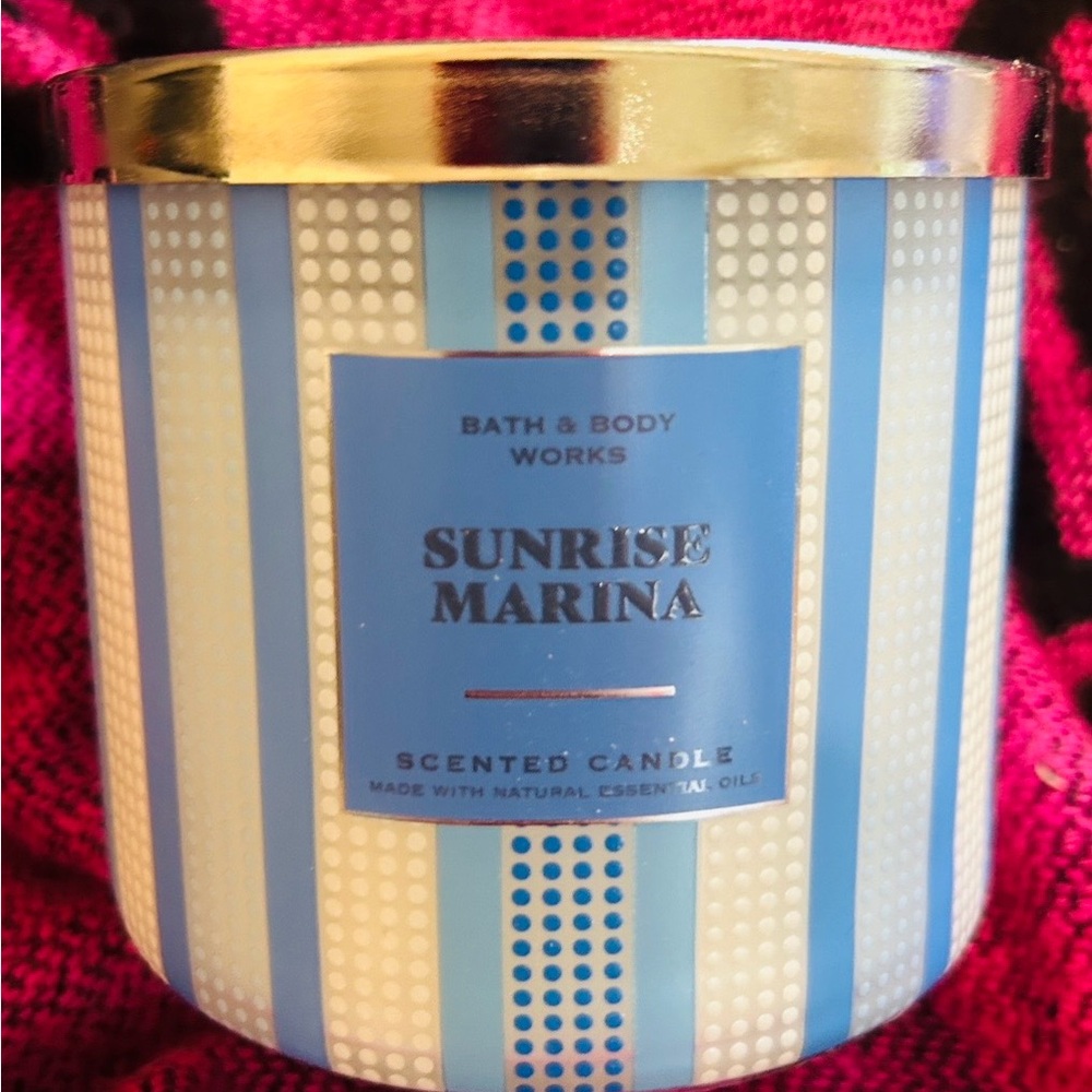 Bath & Body Works Sunrise Marina Candle -